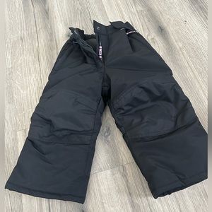 Toddler snow pants🖤